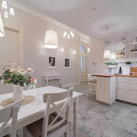 Bed & Breakfast Serenity Boutique Budapest