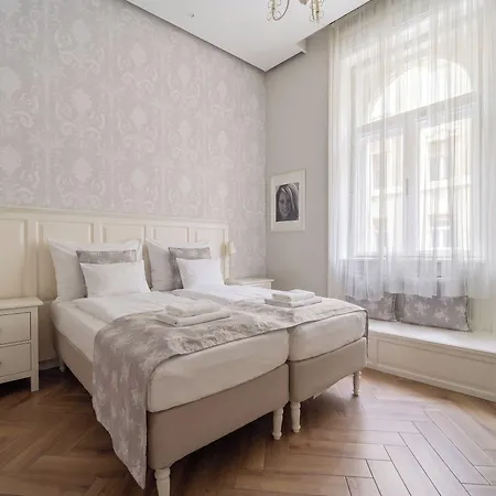 Bed & Breakfast Serenity Boutique Boedapest