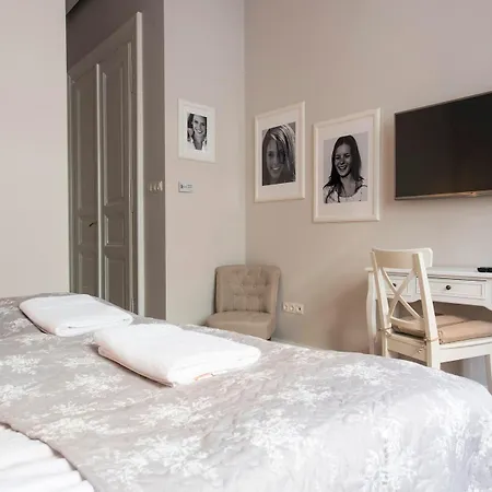 Alojamento de Acomodação e Pequeno-almoço Serenity Boutique 3*